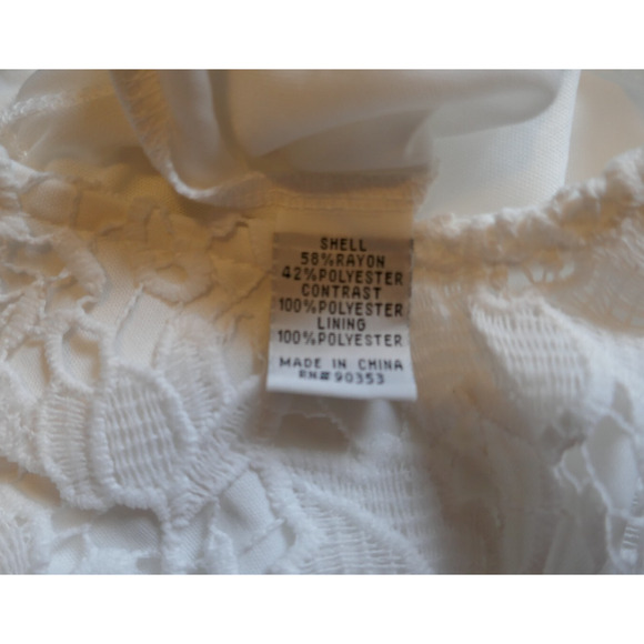 J Gee White Floral Eyelet Bodice Jumpsuit Romper Rayon Poly Blend Fully Lined XL - Picture 15 of 16